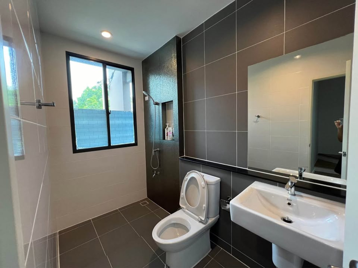 ให้เช่าทาวน์โฮมพระราม 5 ราชพฤกษ์ บางกรวย : ให้เช่า  บ้านกลางเมือง ราชพฤกษ์ ทาวน์โฮมหรู 3 ชั้น 3ห้องนอน 3ห้องน้ำ หลังใหญ่ที่สุดในโซน หลังมุม พร้อมเข้าอยู่