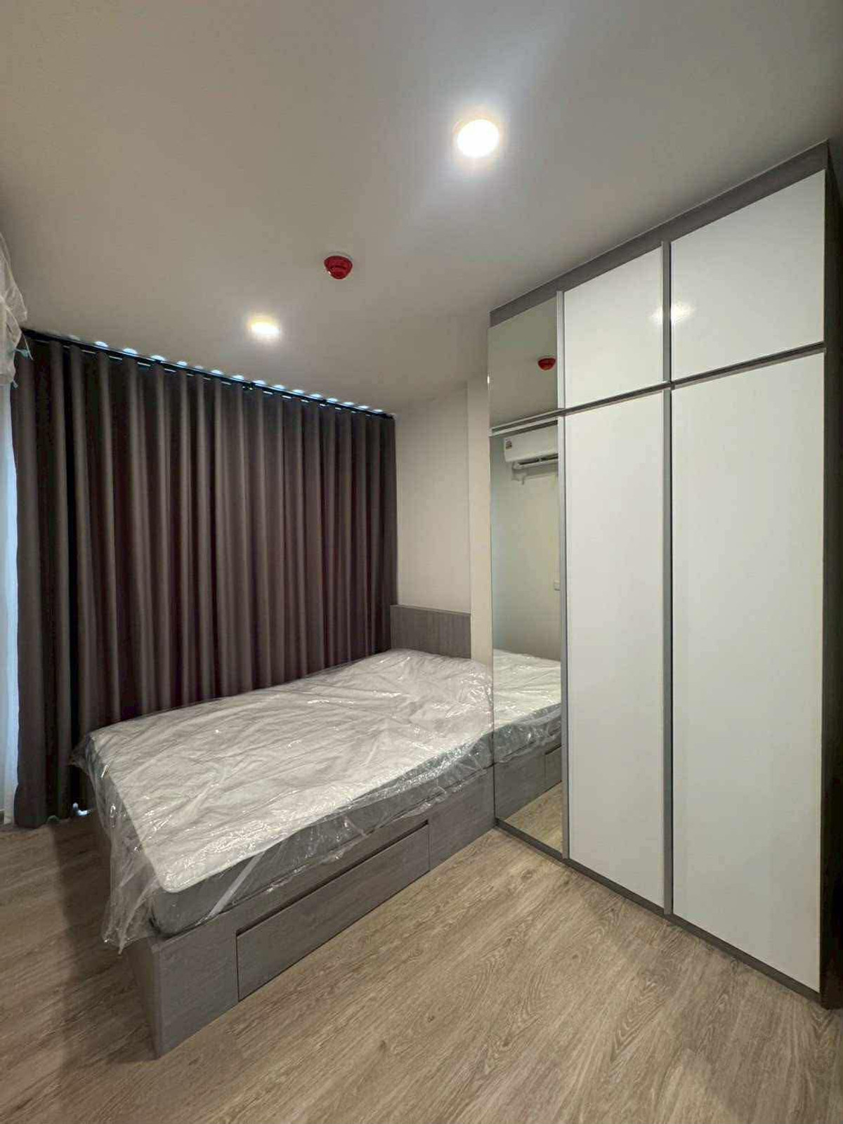 ให้เช่าคอนโดปิ่นเกล้า จรัญสนิทวงศ์ : ⭐️ Origin Plug & Play Sirindhorn Station⭐️ห้อง simplex ขนาด 25 ตรม. มีเครื่องใช้ไฟฟ้าพร้อมอยู่