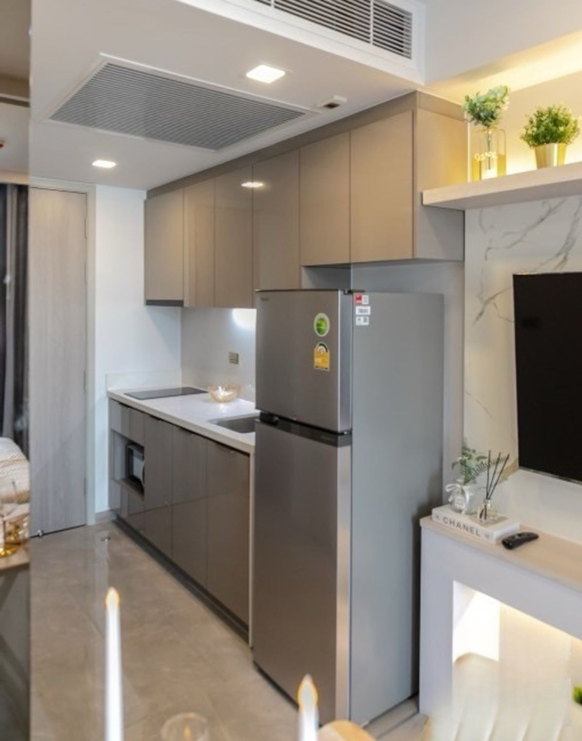 For RentCondoRama9, Petchburi, RCA : Condo for rent in NEW CBD near MRT Rama 9: One 9 Five Project: 1 bedroom, luxuriously decorated, only 350 m. to Central Rama9.