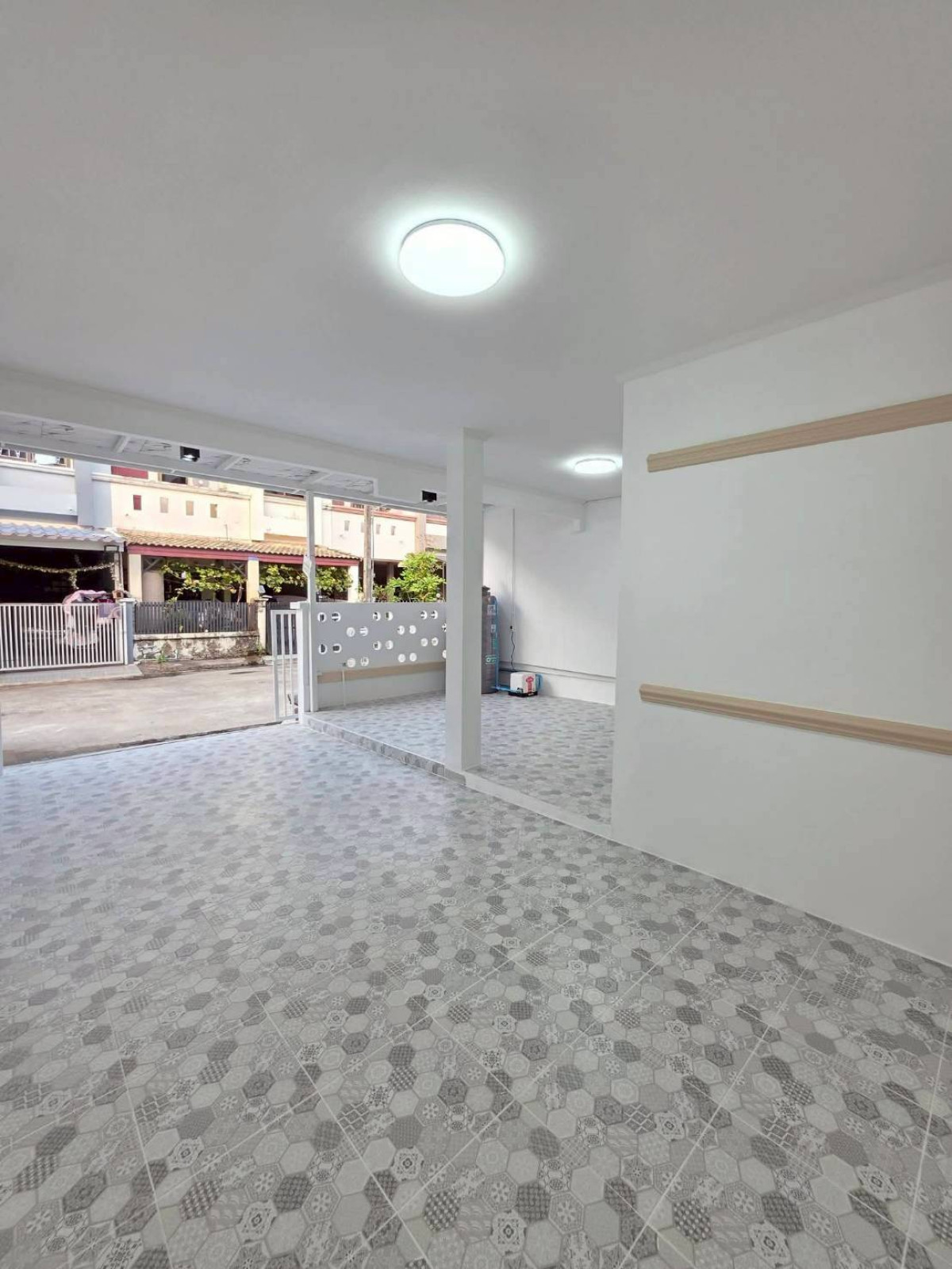 For SaleTownhomePathum Thani,Rangsit, Thammasat : For Sale Townhouse/Townhome , Baan Fah Rangsit, Khlong 4 , newly renovated , Bueng Yitho , Thanyaburi , Pathum Thani , CX-148869