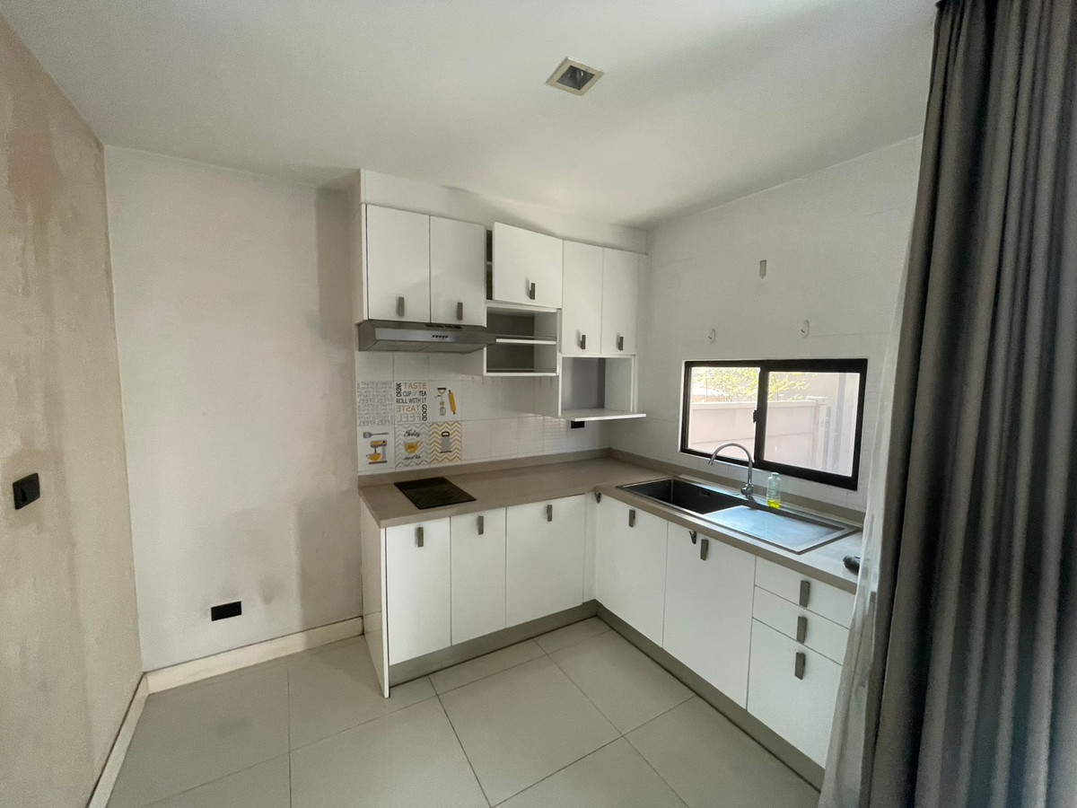 For RentTownhomeKasetsart, Ratchayothin : Townhome for rent, Baan Klang Muang Ratchayothin, near Major Ratchayothin. Central Ladprao, BTS, can enter and exit Phahon.