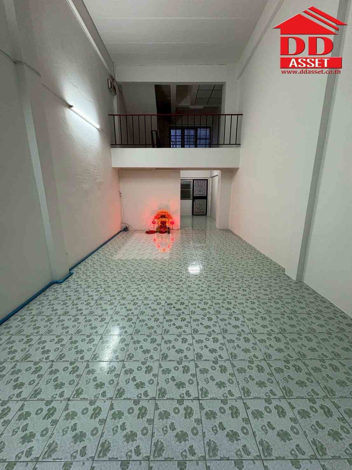 ให้เช่าอาคารพาณิชย์เสรีไทย-นิด้า : ให้เช่า อาคารพาณิชย์ 4 ชั้น ซอยเสรีไทย 32 รหัสทรัพย์ : T8236