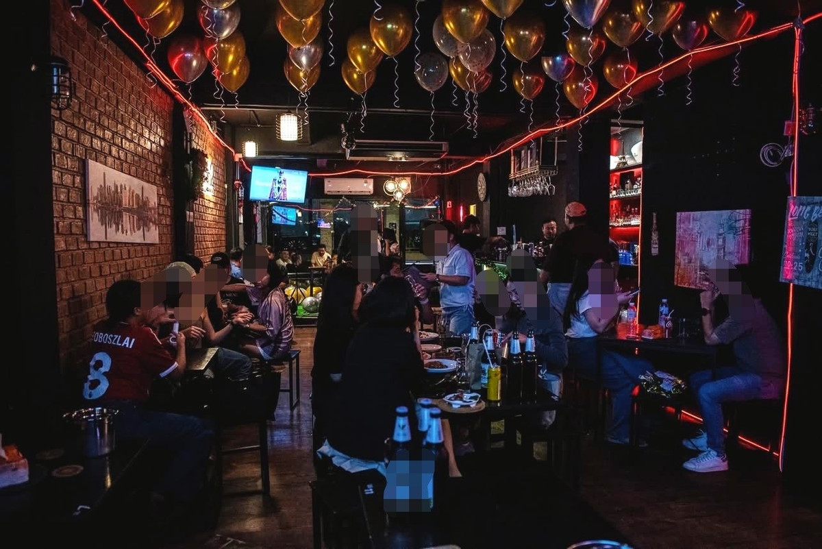 เซ้งร้านค้า/ตลาดนัดรัชดา ห้วยขวาง : เซ้งร้านชั้น2 ห้วยขวาง เหม่งจ๋าย ติดริมถนนใหญ่ จอดรถหน้าร้านได้ ตรงข้ามแม็คโคร