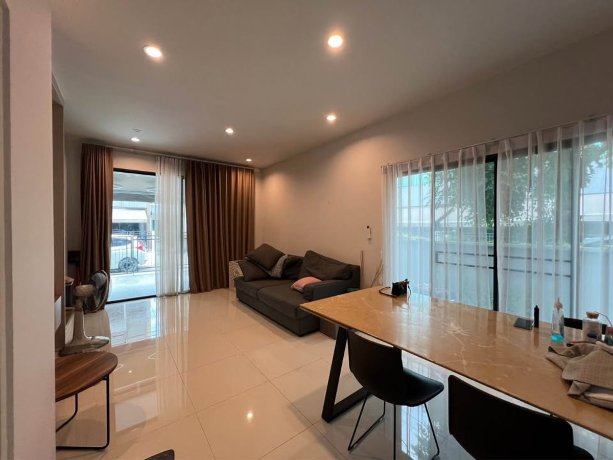 ให้เช่าทาวน์โฮมพระราม 5 ราชพฤกษ์ บางกรวย : ให้เช่า  บ้านกลางเมือง ราชพฤกษ์ ทาวน์โฮมหรู 3 ชั้น 3ห้องนอน 3ห้องน้ำ หลังใหญ่ที่สุดในโซน หลังมุม พร้อมเข้าอยู่