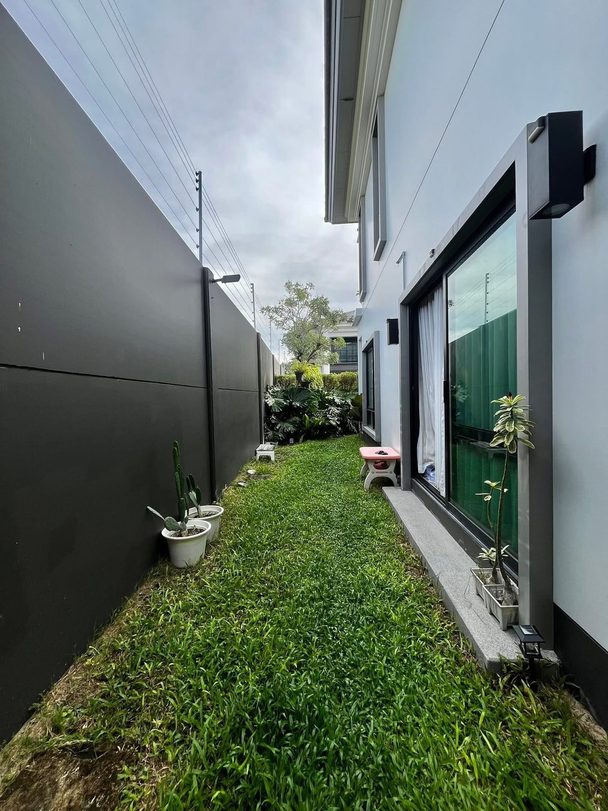 For RentHouseNonthaburi, Bang Yai, Bangbuathong : Luxury detached house for rent Setthasiri Village, Rama 5, fully furnished, near Lotus Nakhon In and The Walk Ratchaphruek.