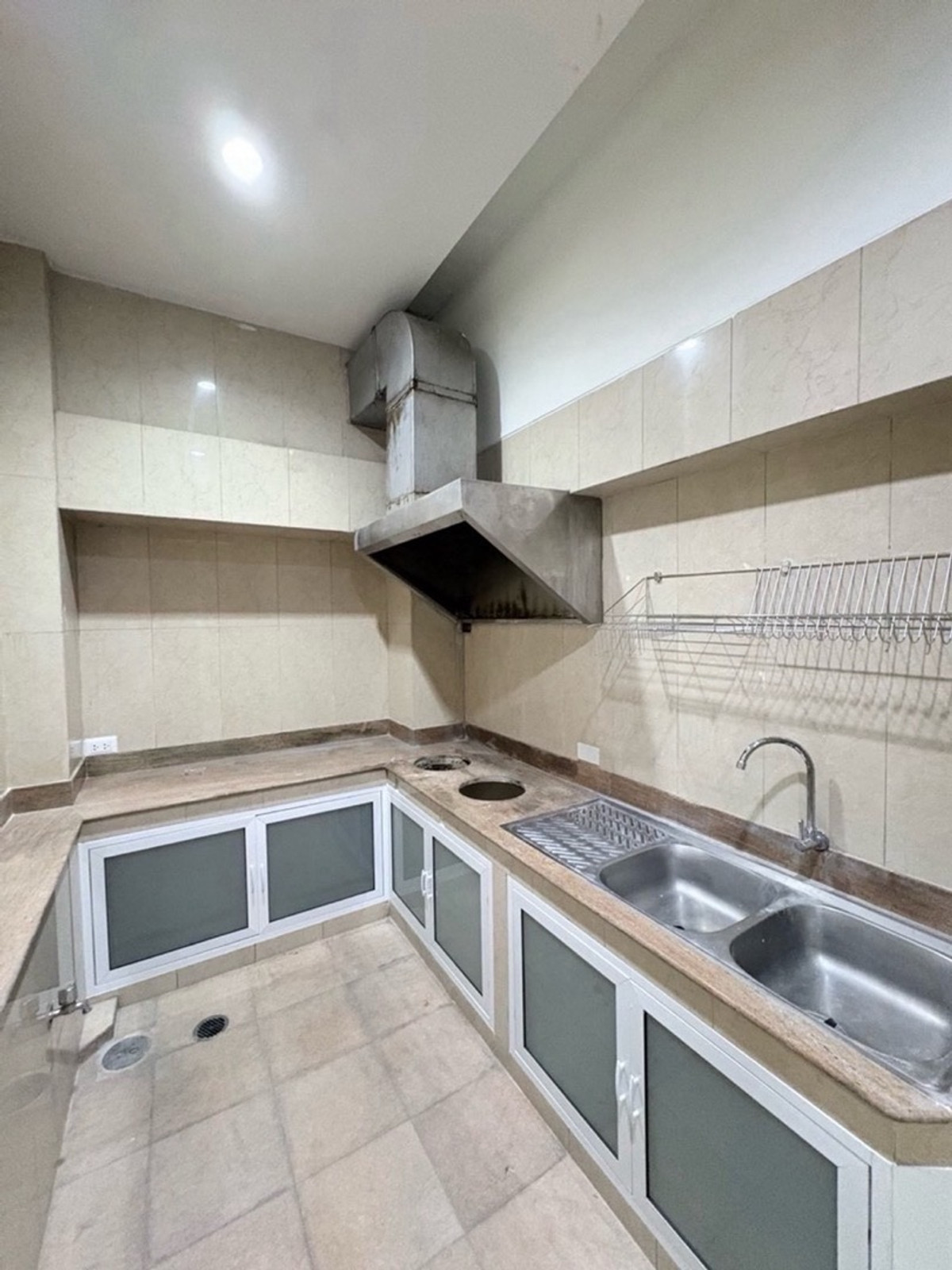 ทาวน์โฮมสยาม จุฬา สามย่าน : ✨ขาย/ให้เช่า อาคาร 7 ชั้น ทำเลสยาม-บรรทัดทอง รีโนเวทใหม่ทั้งหลัง ✨