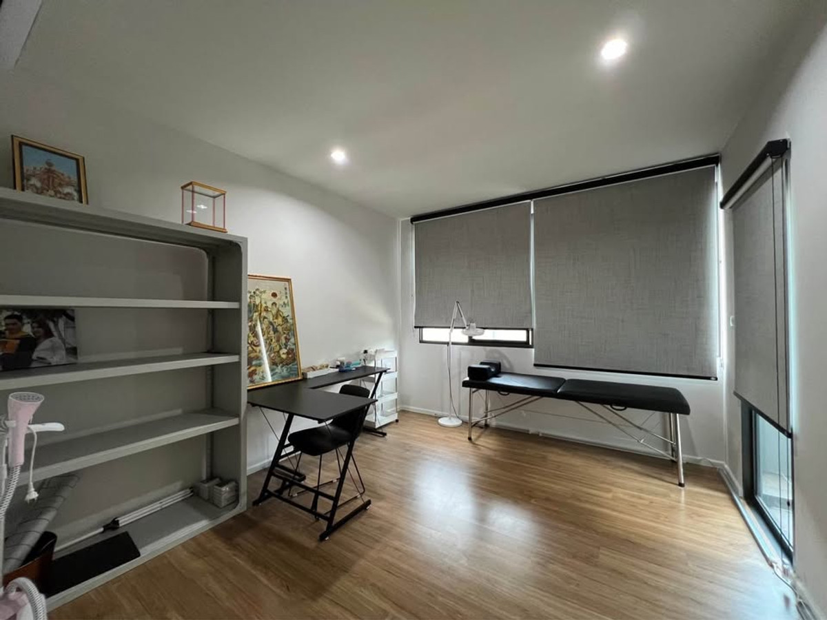 ให้เช่าทาวน์โฮมพระราม 5 ราชพฤกษ์ บางกรวย : ให้เช่า  บ้านกลางเมือง ราชพฤกษ์ ทาวน์โฮมหรู 3 ชั้น 3ห้องนอน 3ห้องน้ำ หลังใหญ่ที่สุดในโซน หลังมุม พร้อมเข้าอยู่