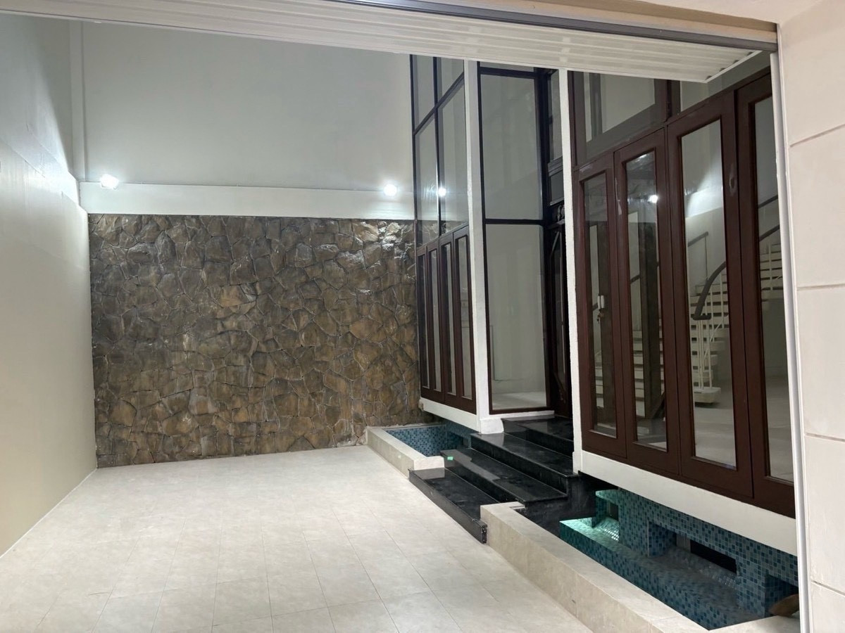 ทาวน์โฮมสยาม จุฬา สามย่าน : ✨ขาย/ให้เช่า อาคาร 7 ชั้น ทำเลสยาม-บรรทัดทอง รีโนเวทใหม่ทั้งหลัง ✨