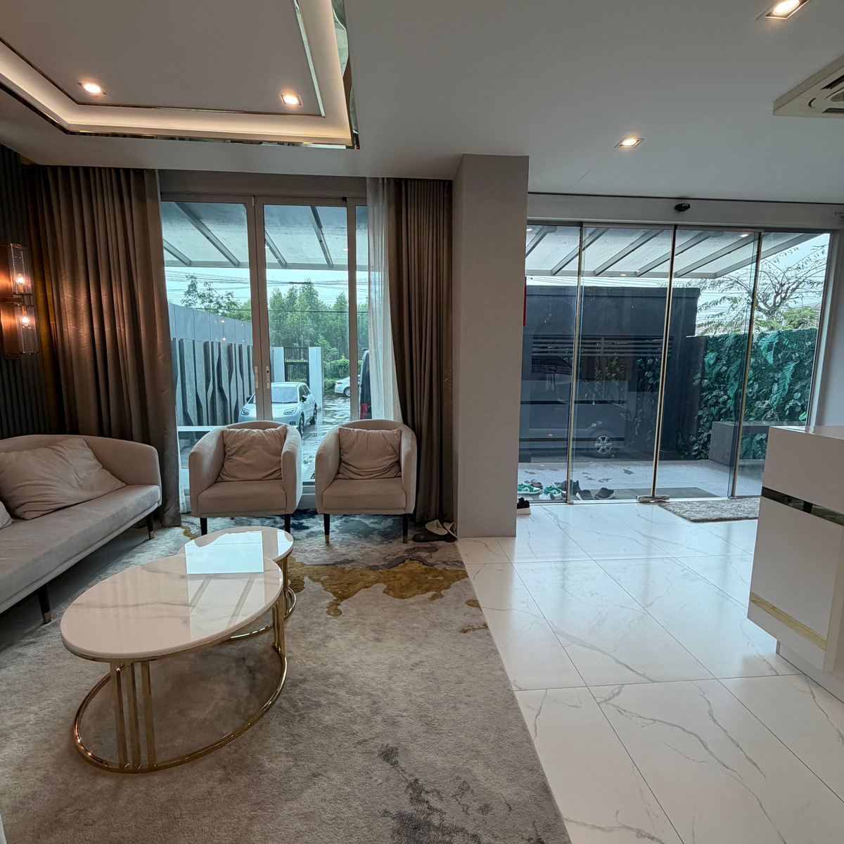 ขายบ้านโชคชัย4 ลาดพร้าว71 : ขายHome Office 5 ชั้น พร้อมลิฟท์ ติดห้างแบบเดินถึง — โซนเลียบด่วนรามอินทรา