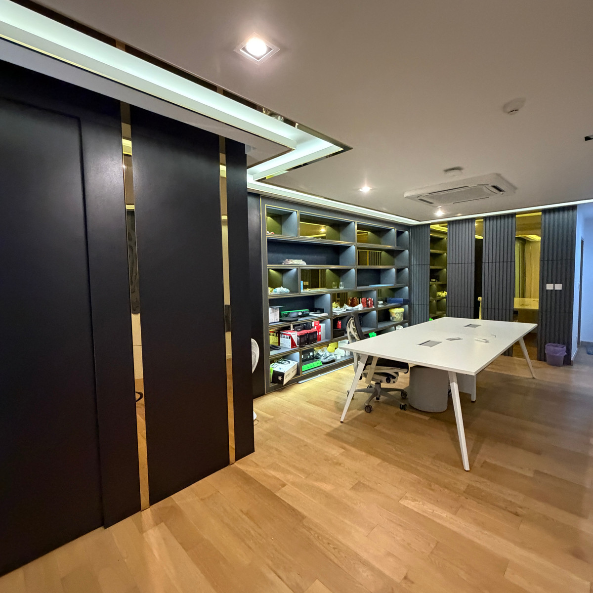 ขายบ้านโชคชัย4 ลาดพร้าว71 : ขายHome Office 5 ชั้น พร้อมลิฟท์ ติดห้างแบบเดินถึง — โซนเลียบด่วนรามอินทรา