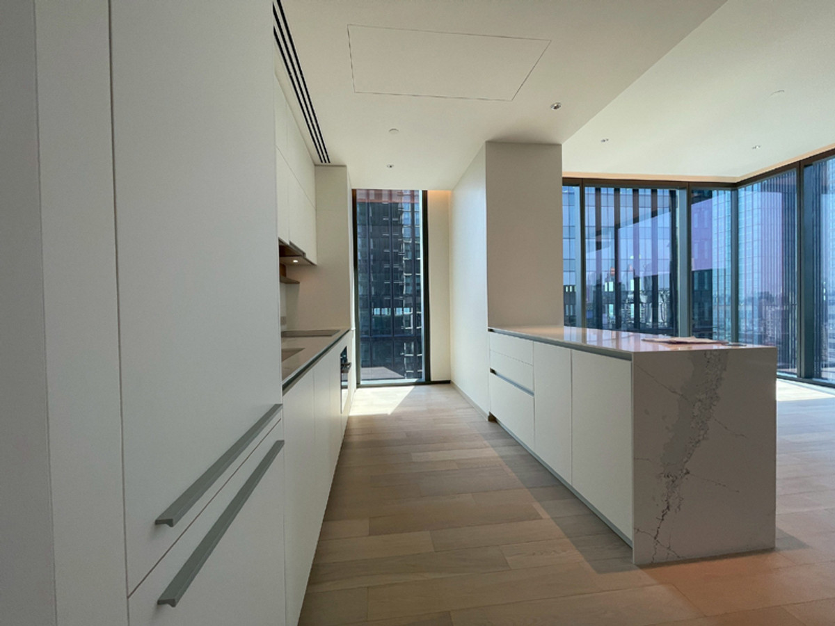 For RentCondoWitthayu, Chidlom, Langsuan, Ploenchit : Brand-new 2 bedroom condominium for rent at Eighteen Seven One Bangkok