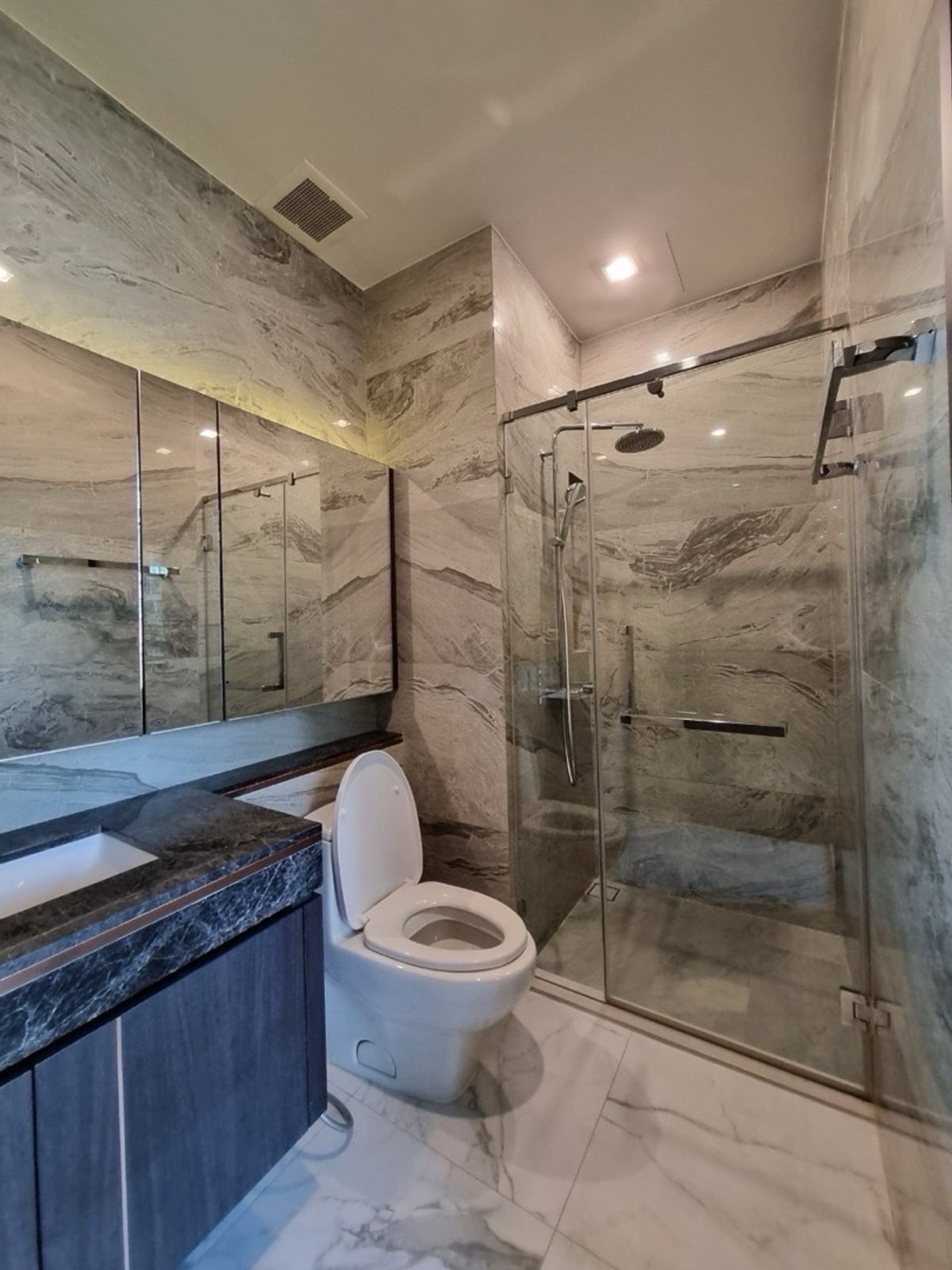 ให้เช่าคอนโดสุขุมวิท อโศก ทองหล่อ : LAVIQ sukhumvit57 BTS THONGLOR,, 🔥2Bedrooms 80,000/month🔥 HOT!! ☎️Call/Line: 094-162-4424