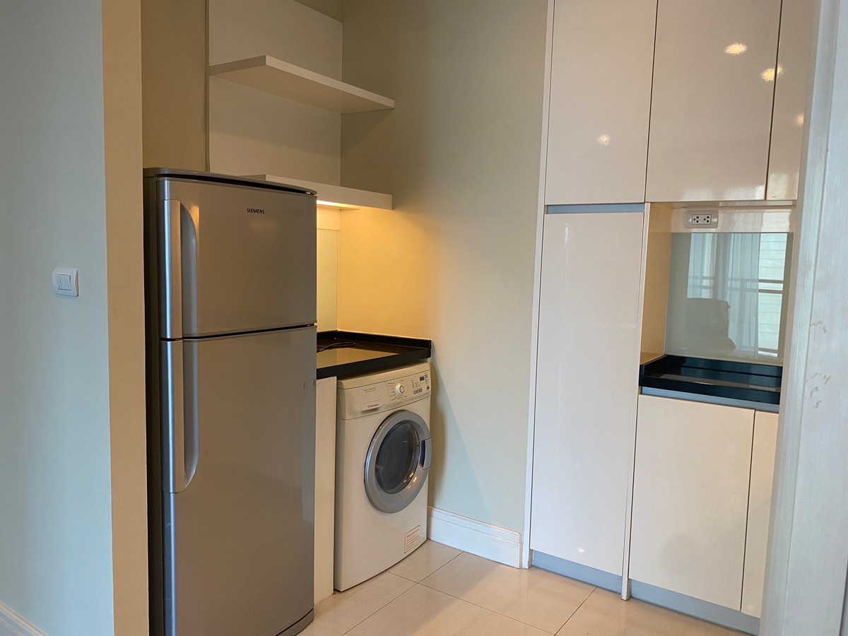 For RentCondoSukhumvit, Asoke, Thonglor : For rent, Bright Sukhumvit 24, luxuriously decorated, livable, very good price, in the heart of the city, convenient to travel.