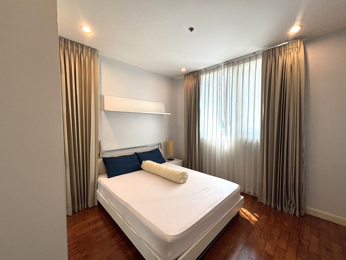 For RentCondoSukhumvit, Asoke, Thonglor : Condo Siri Residence Sukhumvit 24, convenient travel, has a shuttle, fully furnished. Empty room ready to move in!!