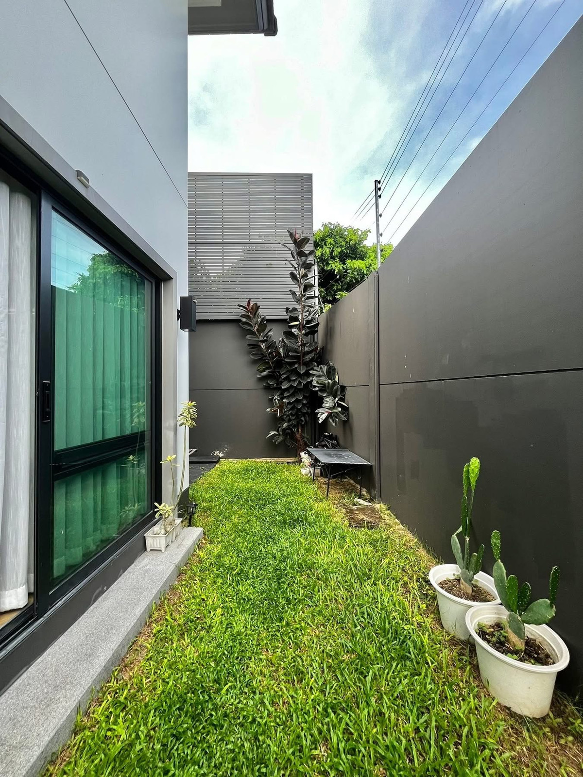 For RentHouseNonthaburi, Bang Yai, Bangbuathong : Luxury detached house for rent Setthasiri Village, Rama 5, fully furnished, near Lotus Nakhon In and The Walk Ratchaphruek.