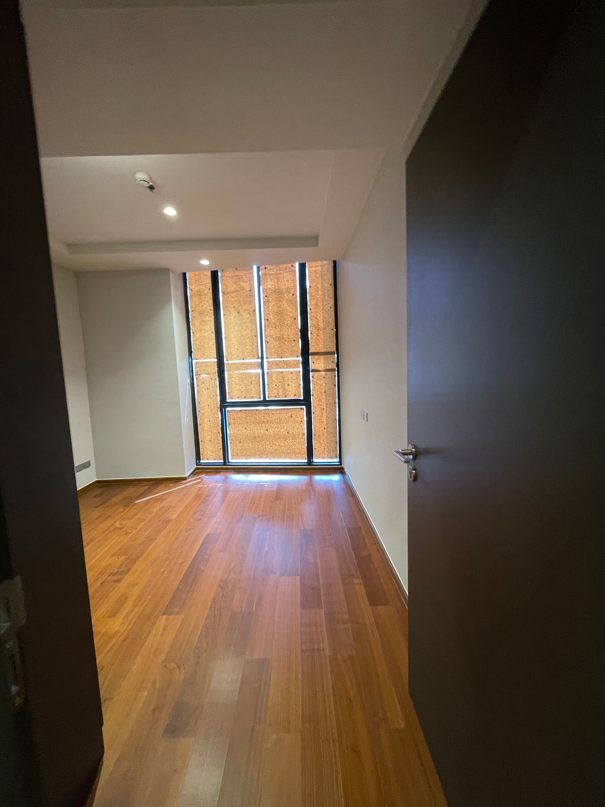 ขายคอนโดสาทร นราธิวาส : [ขาย] Rare Item! One Altitude เจริญกรุง คอนโด Ultra Luxury ความเป็นส่วนตัวสูงสุดเพียง 85 ยูนิต ใกล้ Shrewsbury International School เพียง 280 เมตร สัมผัสประสบการณ์การอยู่อาศัยที่เหนือระดับ บนทำเลศักยภาพ “เจริญกรุง-จันทน์“ ตอบโจทย์ครอบครัวยุคใหม่