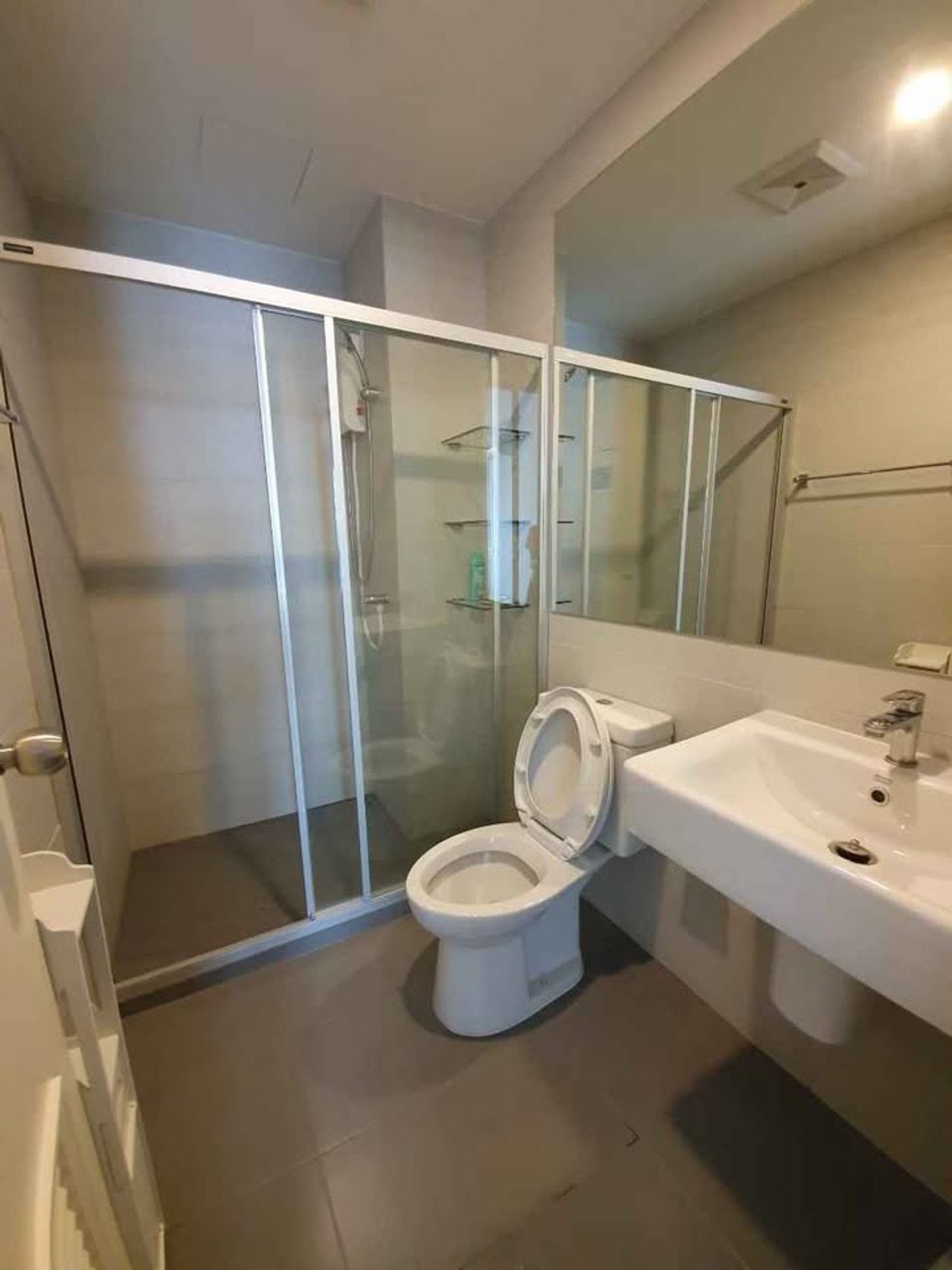 For SaleCondoSriracha Laem Chabang Ban Bueng : 🔥 Condo for sale Notting Hill Laem Chabang – Sriracha with tenants 🔥