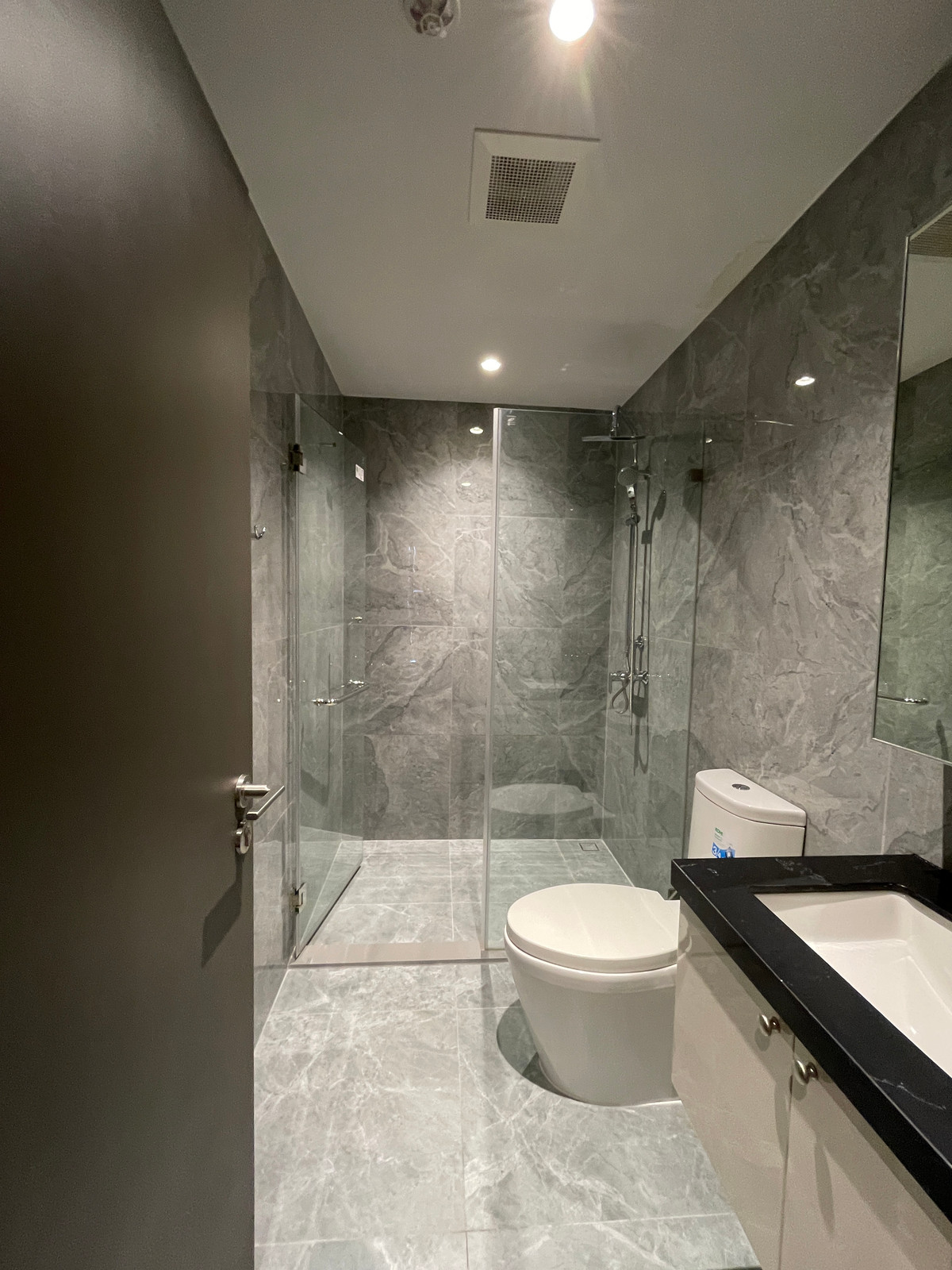 ขายคอนโดสาทร นราธิวาส : [ขาย] Rare Item! One Altitude เจริญกรุง คอนโด Ultra Luxury ความเป็นส่วนตัวสูงสุดเพียง 85 ยูนิต ใกล้ Shrewsbury International School เพียง 280 เมตร สัมผัสประสบการณ์การอยู่อาศัยที่เหนือระดับ บนทำเลศักยภาพ “เจริญกรุง-จันทน์“ ตอบโจทย์ครอบครัวยุคใหม่