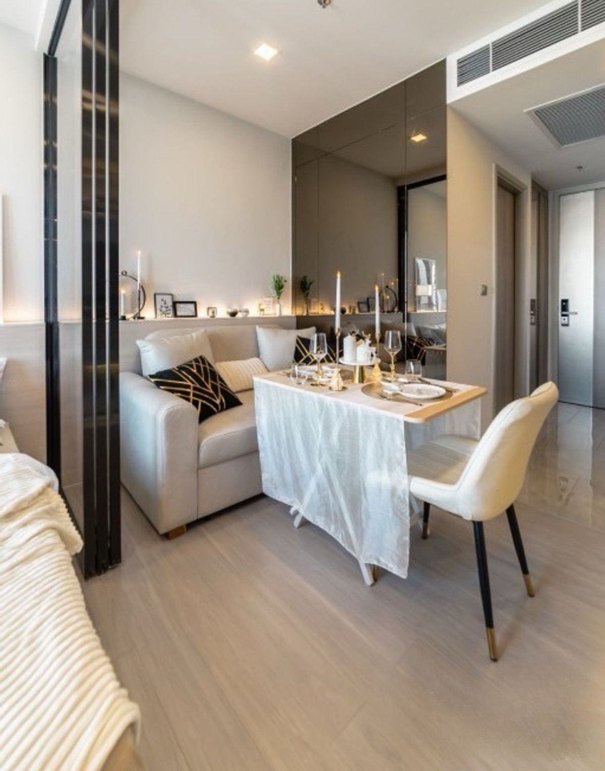 For RentCondoRama9, Petchburi, RCA : Condo for rent in NEW CBD near MRT Rama 9: One 9 Five Project: 1 bedroom, luxuriously decorated, only 350 m. to Central Rama9.