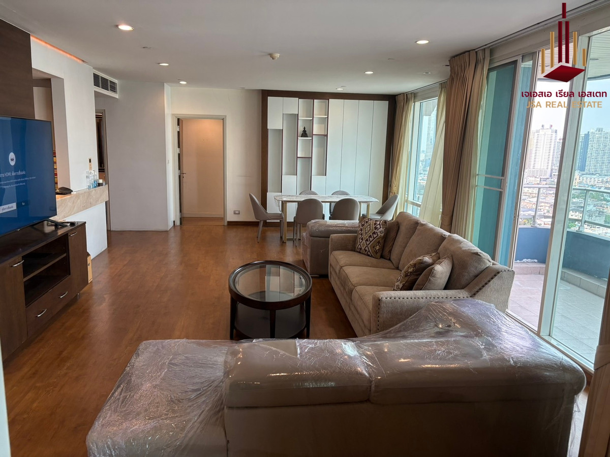 For RentCondoWongwianyai, Charoennakor : ✨ For Rent: Watermark Chaophraya River Condo ✨ 💰 Only 75,000 THB/month