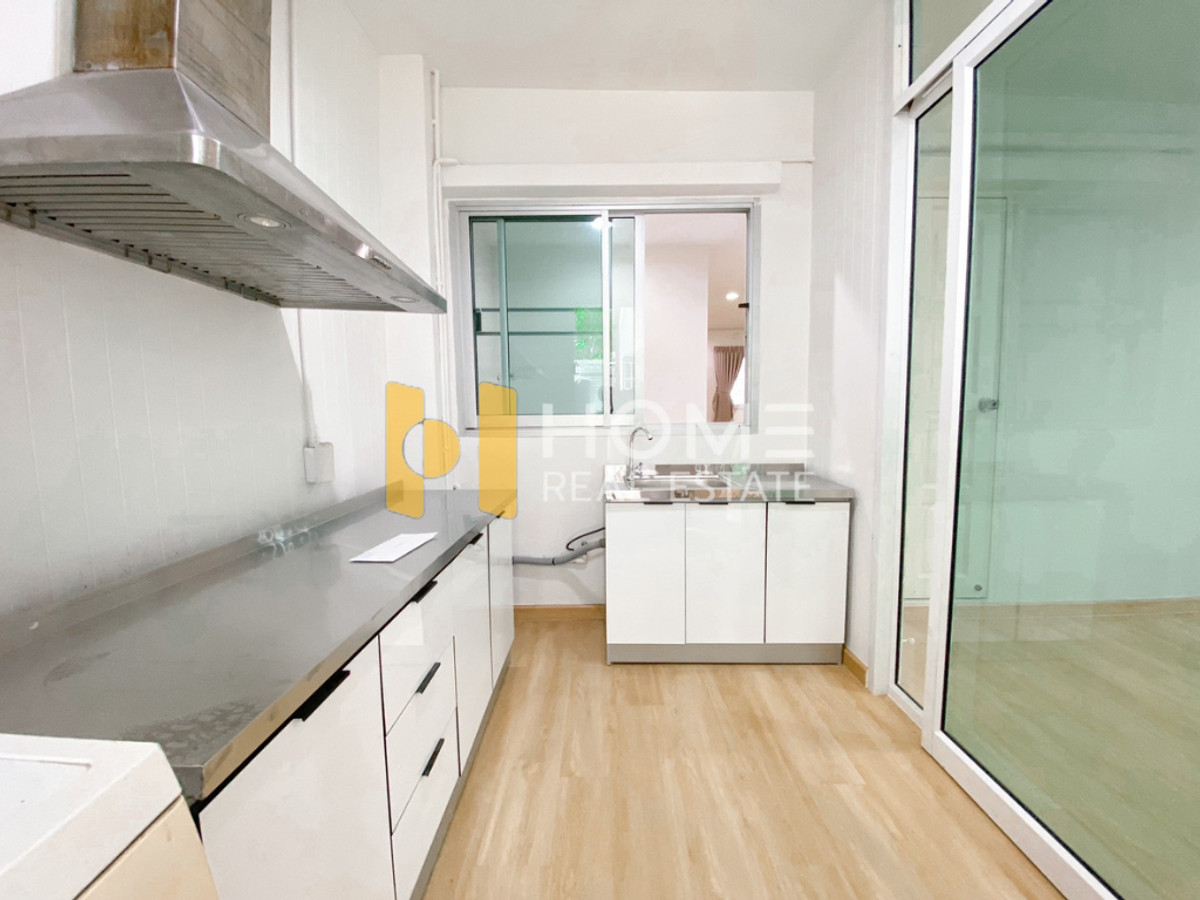 ขายทาวน์โฮมเลียบทางด่วนรามอินทรา : หมู่บ้าน 84 แมนชั่น / 4 ห้องนอน (ขาย), Moo Baan 84 Mansion / 4 Bedrooms (FOR SALE) FAHS040