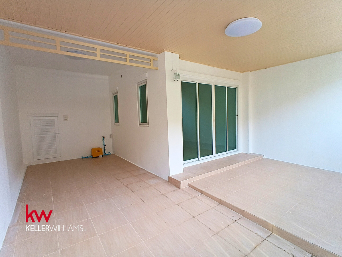 ขายทาวน์โฮมบางแค เพชรเกษม : [Rare Item!] ทาวน์เฮ้าส์ (ความรู้สึกบ้านแฝด) รีโนเวทใหม่ 4 นอน