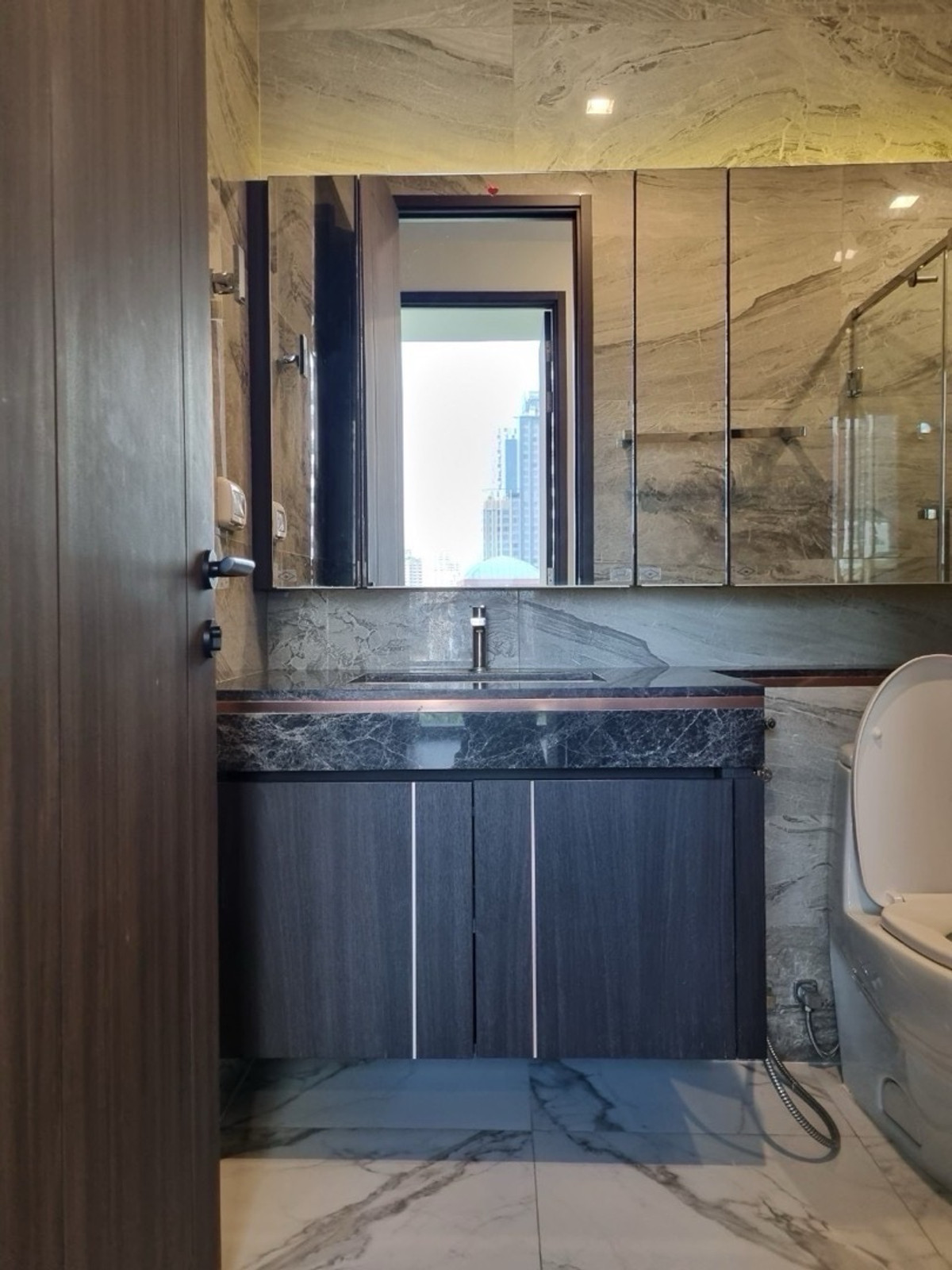 ให้เช่าคอนโดสุขุมวิท อโศก ทองหล่อ : LAVIQ sukhumvit57 BTS THONGLOR,, 🔥2Bedrooms 80,000/month🔥 HOT!! ☎️Call/Line: 094-162-4424