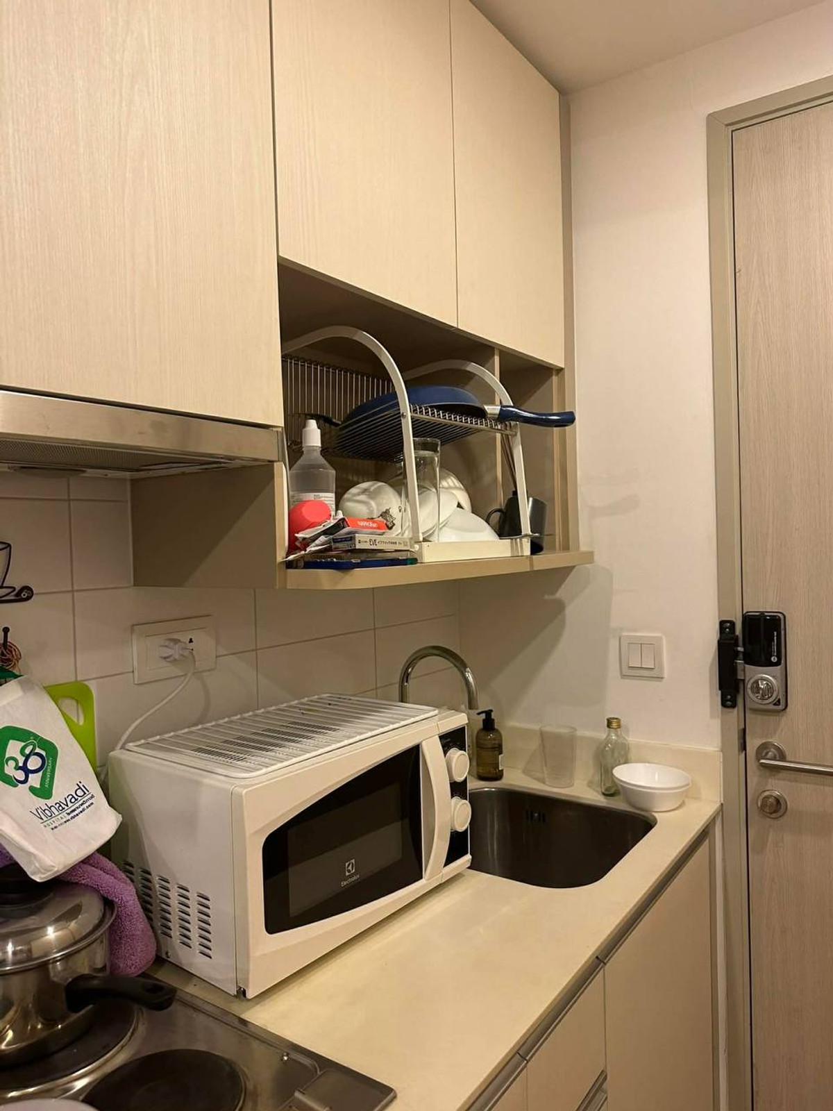 ให้เช่าคอนโดสยาม จุฬา สามย่าน : Ideo Q Chula Samyan【𝐑𝐄𝐍𝐓】🔥ฟีลร่วมสมัย สดใส เส้นสายชัดเจน ดูเฉียบ🔥 ติดต่อไลน์ไอดี: @hacondo