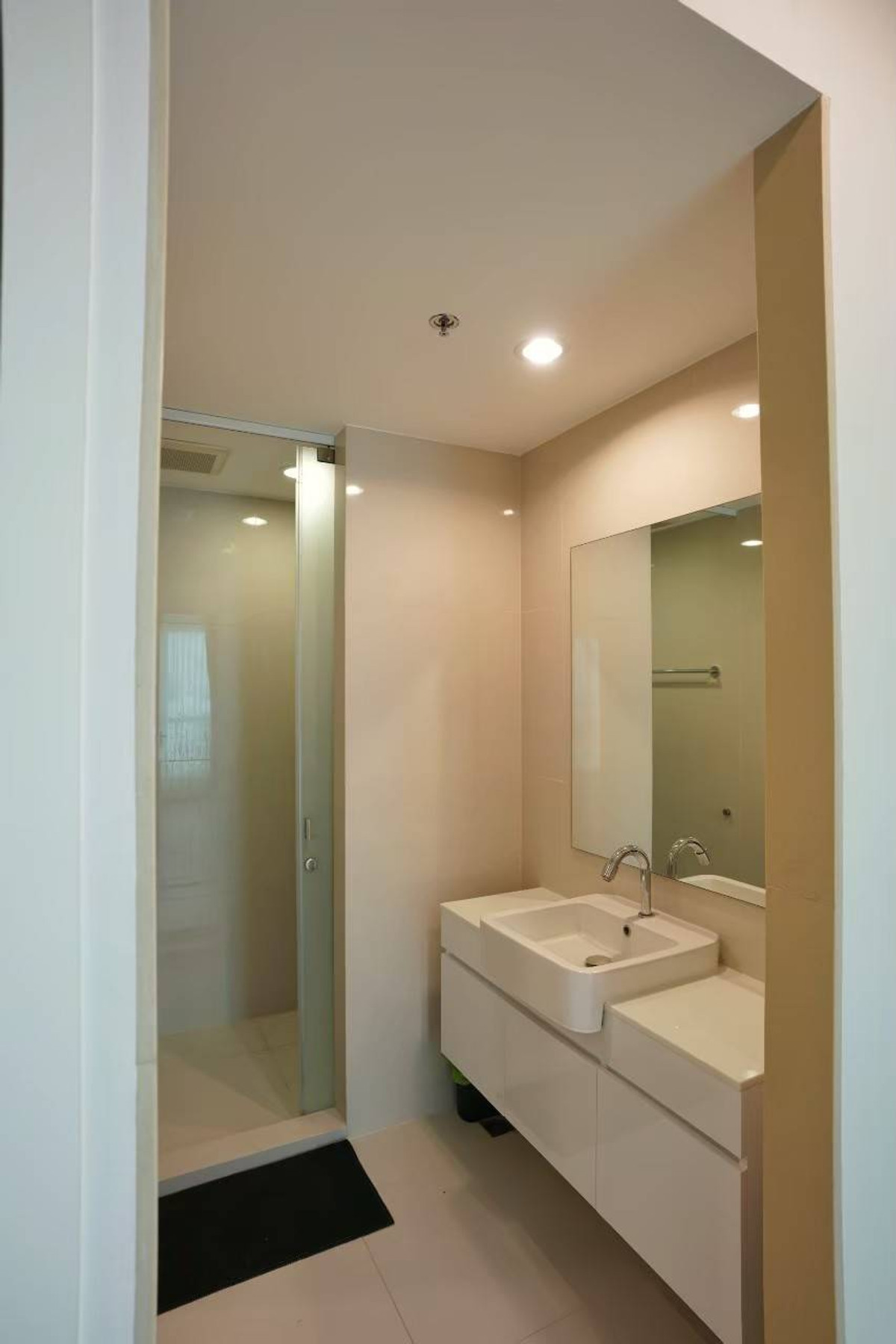 For SaleCondoRattanathibet, Sanambinna : 💖💖 Beautiful room for sale, special price, The Hotel Serviced Condo / 2 bedrooms, size 56.42 sq m, price only 3.39 million baht / If interested, you can inquire. Line ID : atfirm2010 💖💖