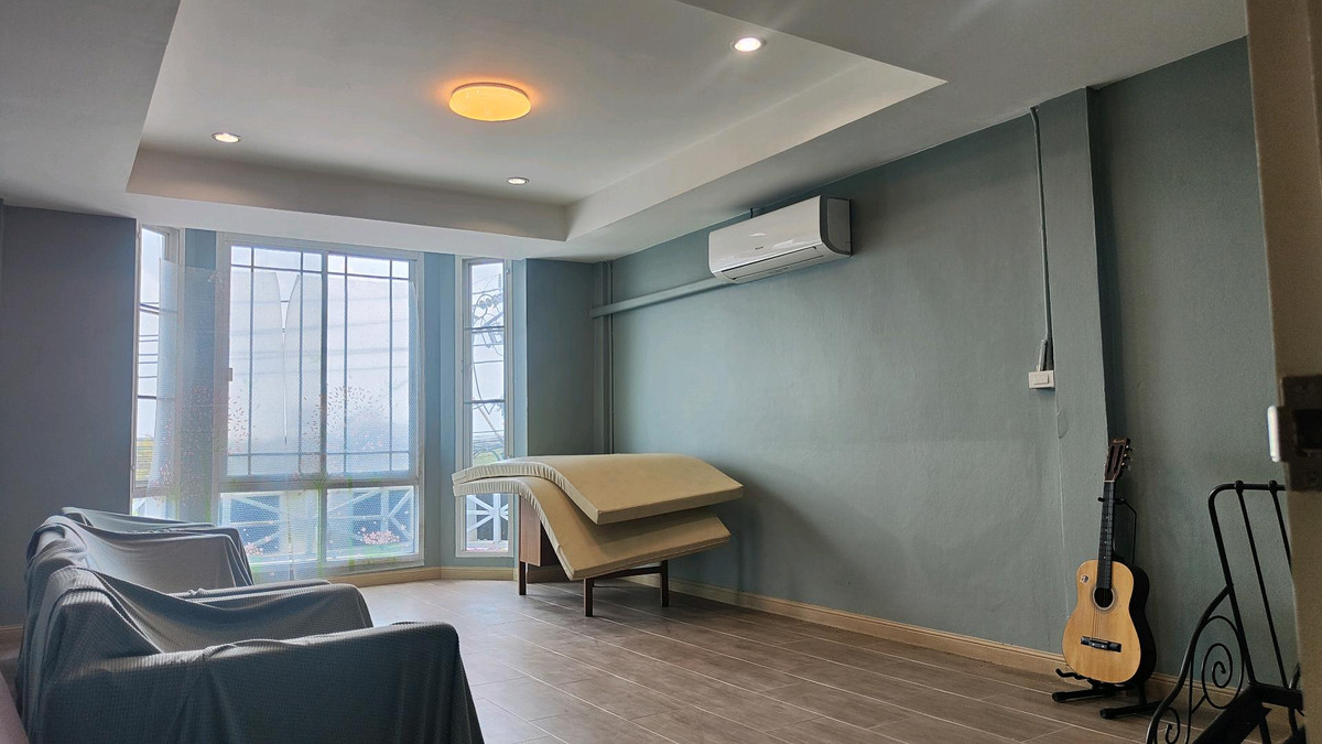 For RentShop HousePhutthamonthon, Salaya : Space for rent, 2nd and 3rd floors, next to Borommaratchachonnani Road, near Mahidol Salaya, beautifully decorated, suitable for an office, studio, tutoring, live broadcasting sales, residences.