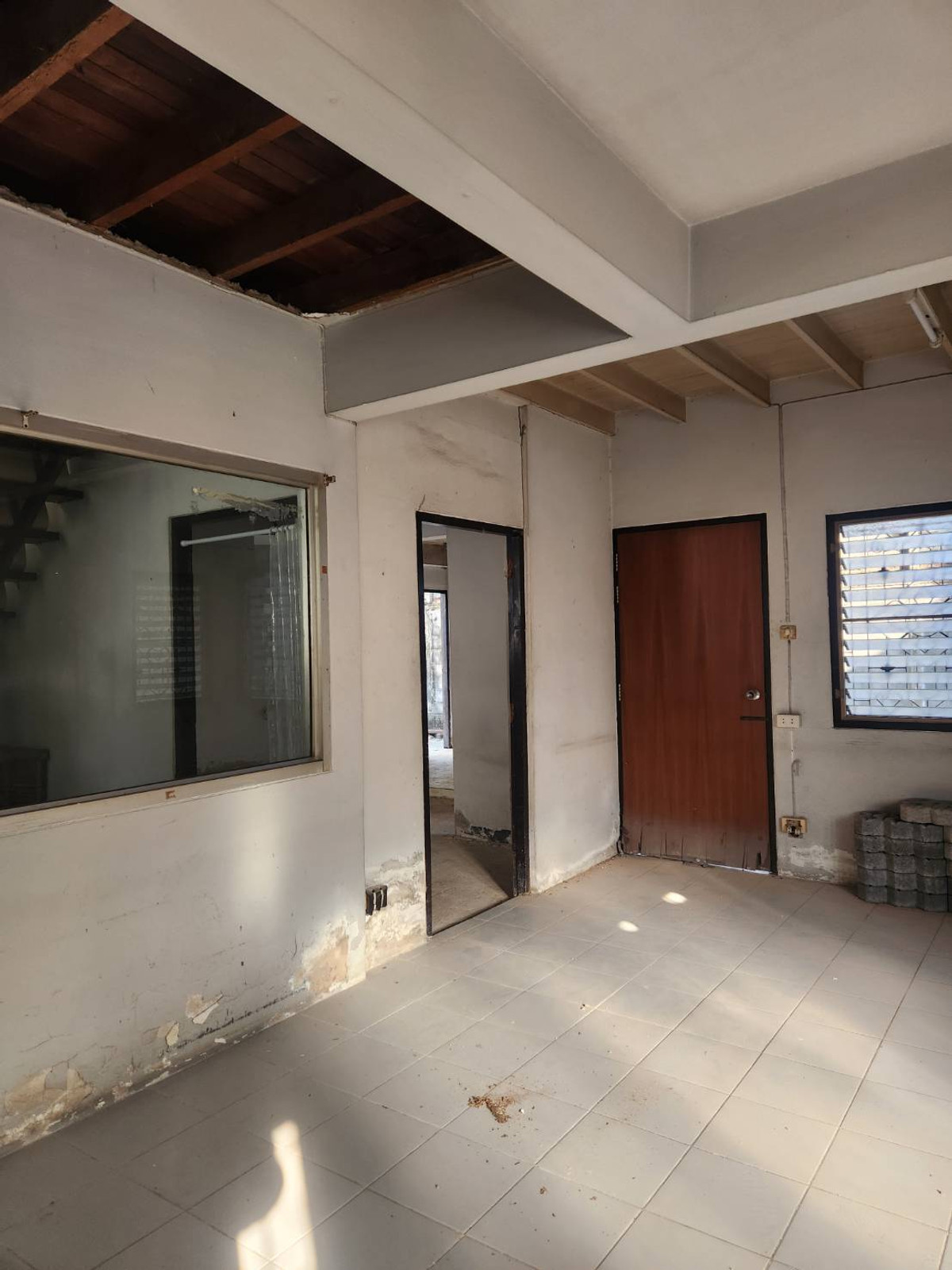 For RentHouseSukhumvit, Asoke, Thonglor : 2-story house for rent, Ekkamai Road 28 (Sukhumvit 63)