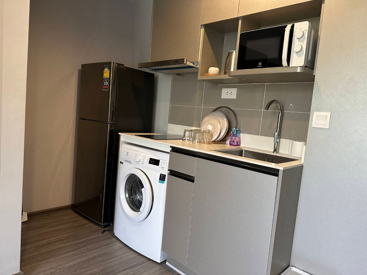 For RentCondoSukhumvit, Asoke, Thonglor : Condo for rent Ideo Mobi Sukhumvit 40, fully furnished condo, ready to move in, near BTS Ekkamai and 2 expressways!!