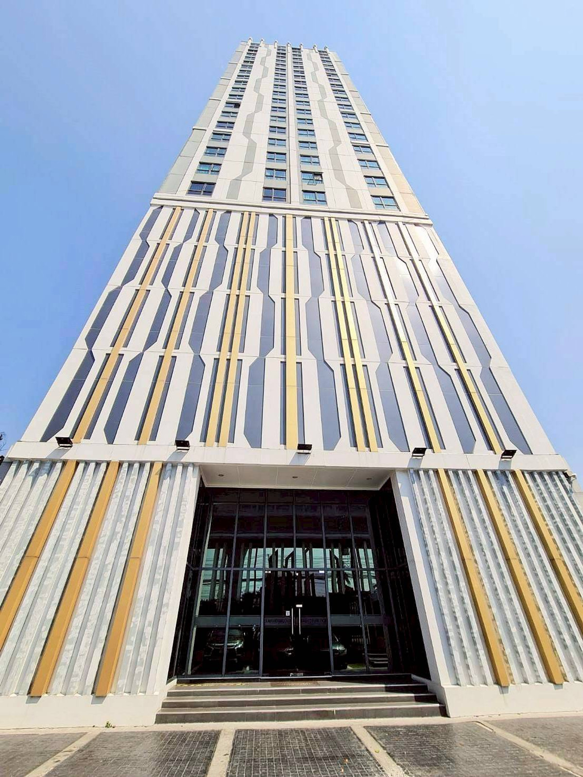 ขายคอนโดสมุทรปราการ สำโรง : ขายคอนโดวิวแม่น้ำเจ้าพระยา Knightsbridge Sky River Ocean ถนนสุขุมวิท ตำบลปากน้ำ อำเภอเมือง สมุทรปราการ ราคา 2,990,000 บาท