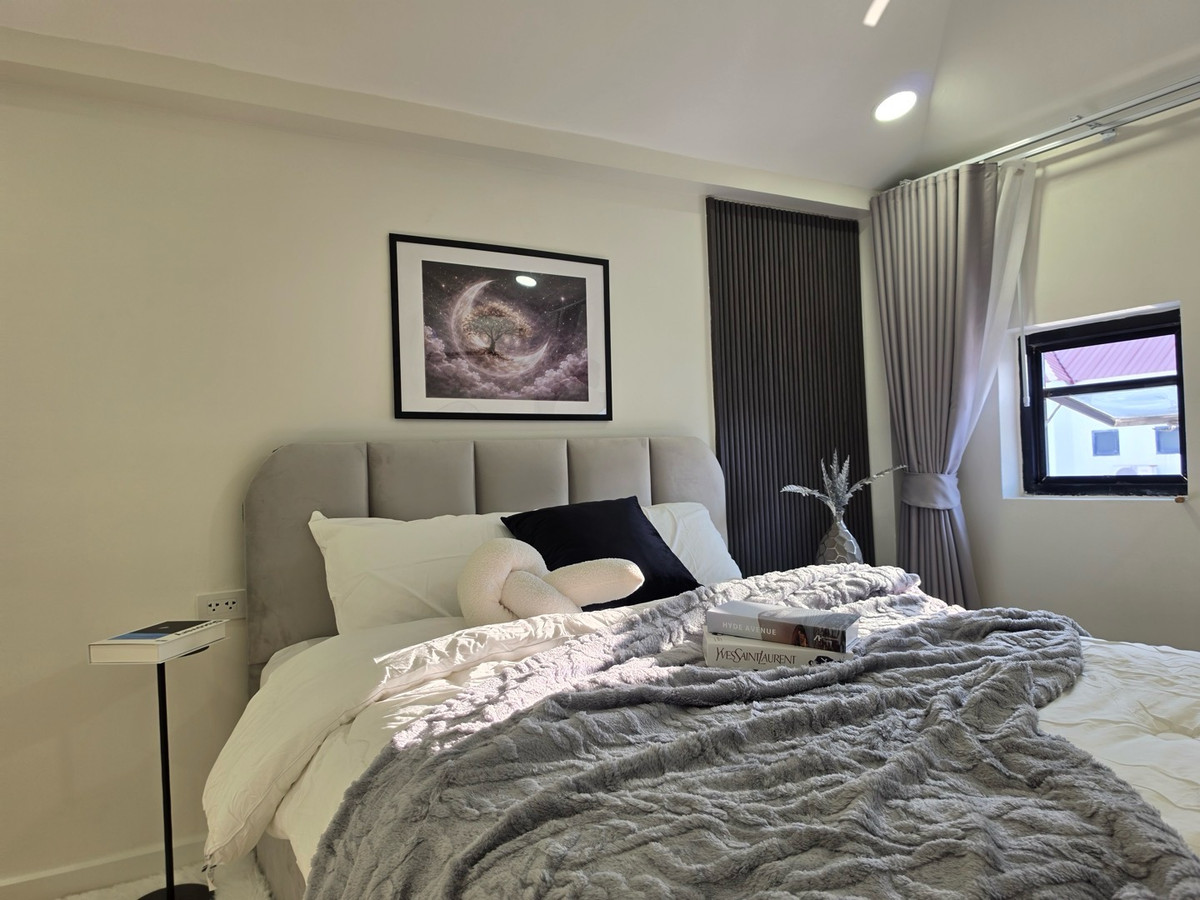 For SaleCondoOnnut, Udomsuk : K-6810 Beautiful room, high ceiling, duplex style, newly decorated, Eastwood On Nut, ready to move in.