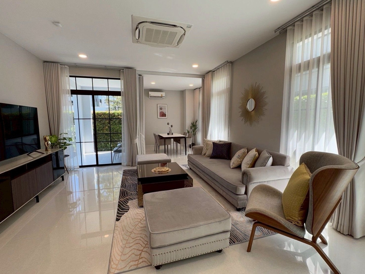 For RentHousePattanakan, Srinakarin : Luxury house for rent, Nantawan Rama 9 - Krungthep Kreetha New Road, 5 bedrooms, 6 bathrooms, near the expressway (Luxury House for Rent – ​​Nantawan Rama 9 (Krungthep Kreetha New Road)