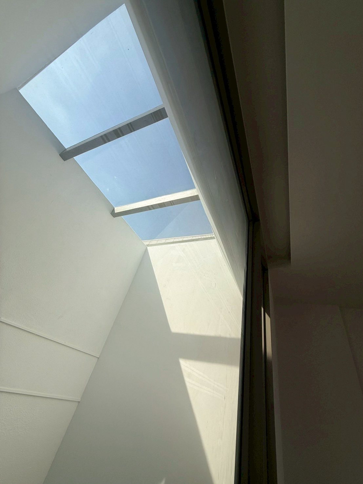 For SaleHome OfficeSukhumvit, Asoke, Thonglor : 📌For sale 𝐇𝐨𝐦𝐞 𝐎𝐟𝐟𝐢𝐜𝐞 / Townhome near Thonglor-Ekkamai With private elevator & 𝐒𝐦𝐚𝐫𝐭 𝐇𝐨𝐦𝐞 system. Wide usable area of ​​536 sq m. and parking for up to 4 cars. If interested, contact 095-424-3656.