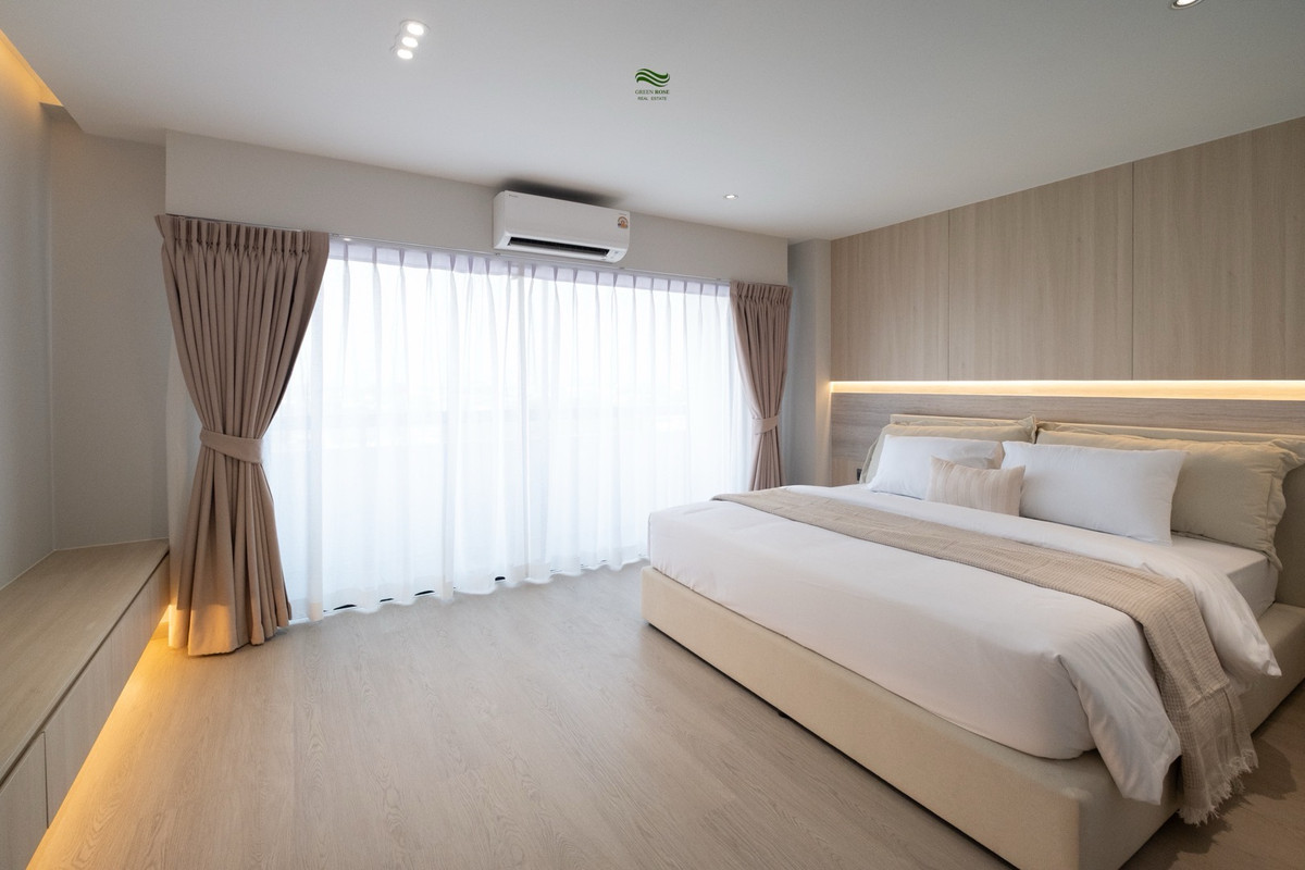 ขายคอนโดพัฒนาการ ศรีนครินทร์ : ห้องใหญ่ 87 ตรม วิวเมือง