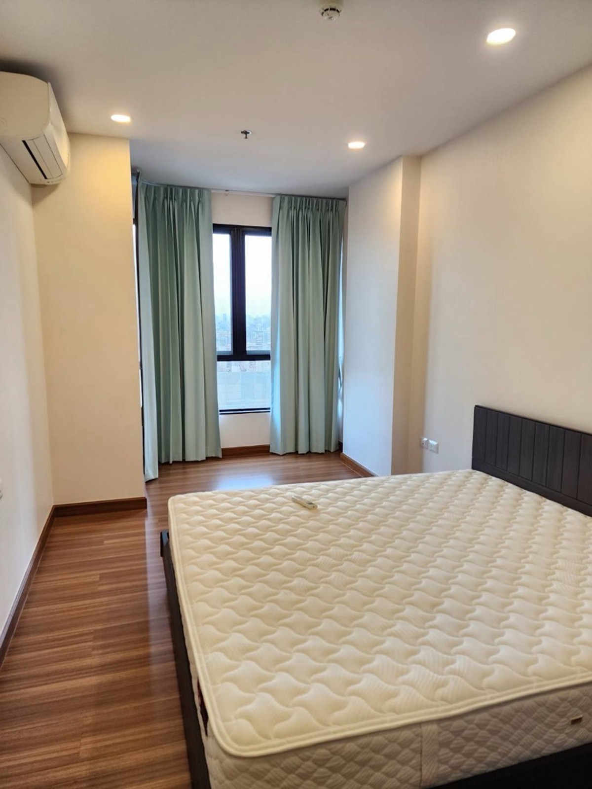 For RentCondoWongwianyai, Charoennakor : Room for rent, Supalai Premier Charoen Nakhon