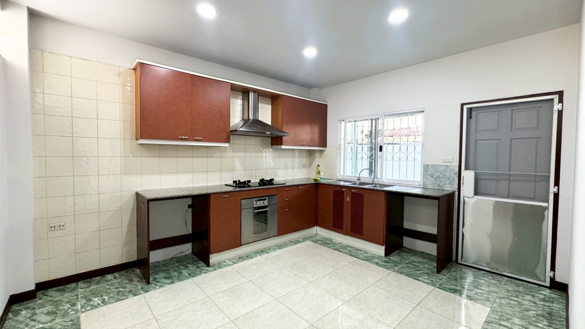 บ้านพัฒนาการ ศรีนครินทร์ : ขาย/ให้เช่า บ้านเดี่ยว 2 ชั้น | 4 ห้องนอน 3 ห้องน้ำ | หมู่บ้านเคหะนคร 3 | ซอยพัฒนาการ 50