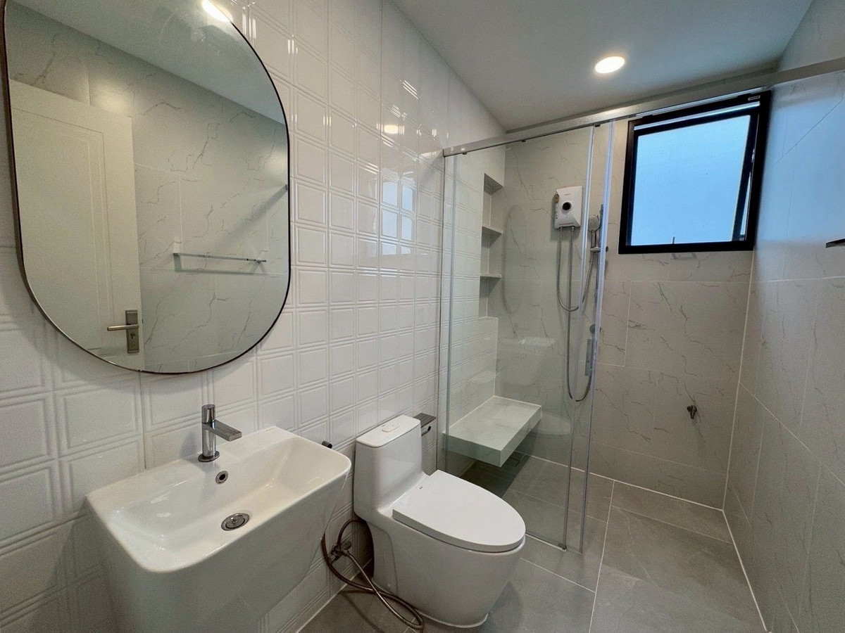 For RentHousePattanakan, Srinakarin : Luxury house for rent, Nantawan Rama 9 - Krungthep Kreetha New Road, 5 bedrooms, 6 bathrooms, near the expressway (Luxury House for Rent – ​​Nantawan Rama 9 (Krungthep Kreetha New Road)