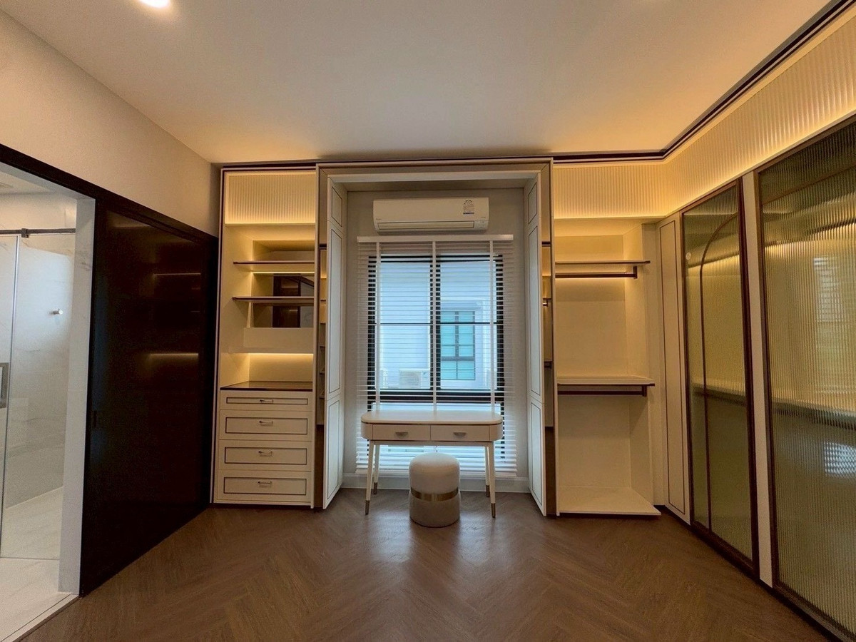 For RentHousePattanakan, Srinakarin : Luxury house for rent, Nantawan Rama 9 - Krungthep Kreetha New Road, 5 bedrooms, 6 bathrooms, near the expressway (Luxury House for Rent – ​​Nantawan Rama 9 (Krungthep Kreetha New Road)