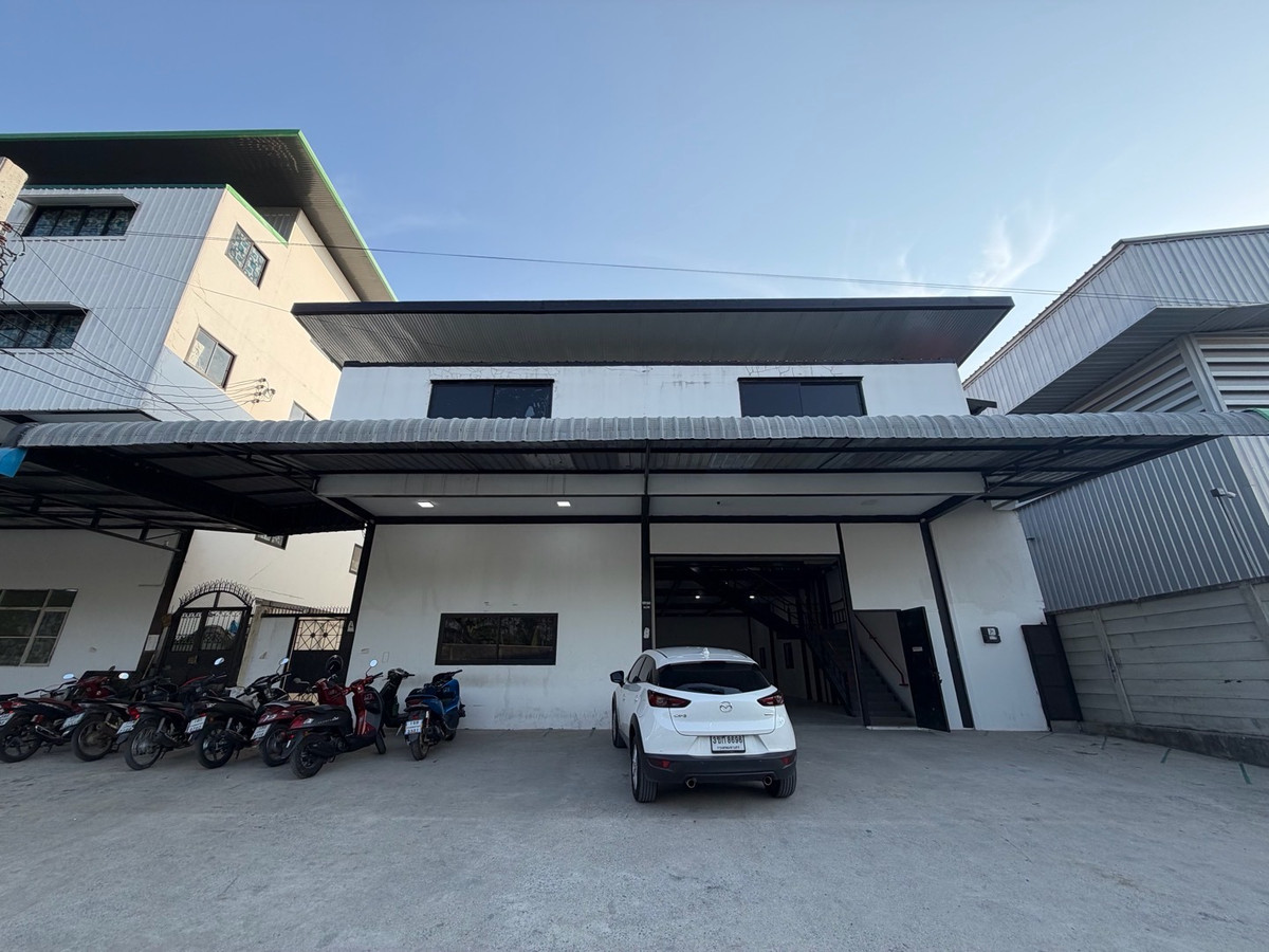 ให้เช่าโกดังลาดกระบัง สุวรรณภูมิ : ให้เช่าโกดัง 2 ชั้น พร้อมลิฟต์ ซอยกิ่งแก้ว37 (บางพลี-ลาดกระบัง) ใกล้สนามบินสุวรรณภูมิ