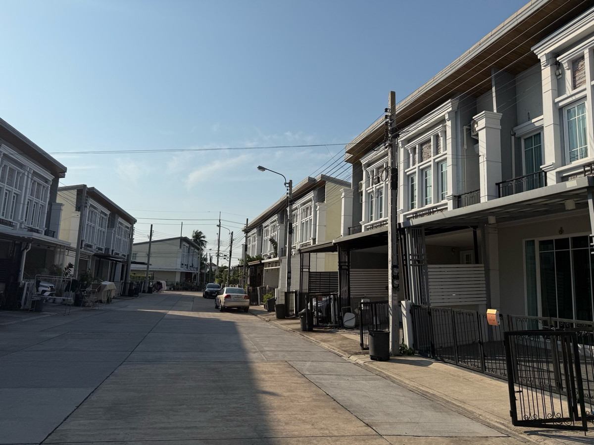 For RentTownhomeThaphra, Talat Phlu, Wutthakat : 🏡✨ House for Rent at Golden Town Sathorn–Kalapaphruek | Great Location & Peaceful Living ✨🏡