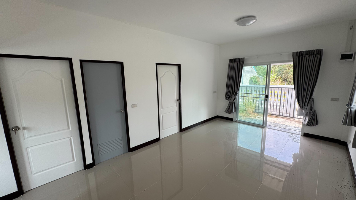 HouseRayong : 🏡 One-story detached house next to a canal, friendly price, close to nature. Line @bzprOperty