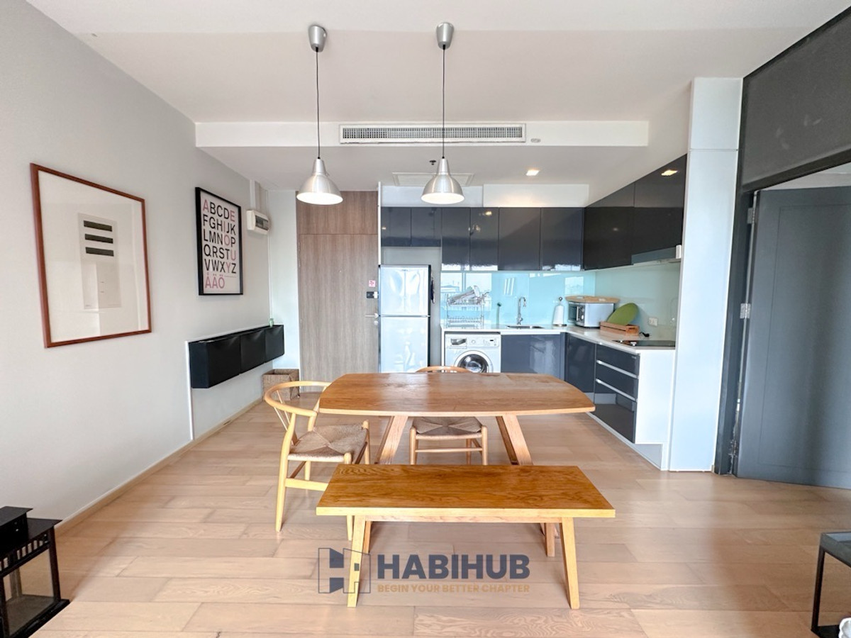 For SaleCondoSukhumvit, Asoke, Thonglor : Urgent sale 🔥 Luxury condo Noble Reveal, potential location near BTS Ekkamai, beautiful room, ready to move in! 1 bedroom, suitable for both living and investment ✨(HBH-HL-80)