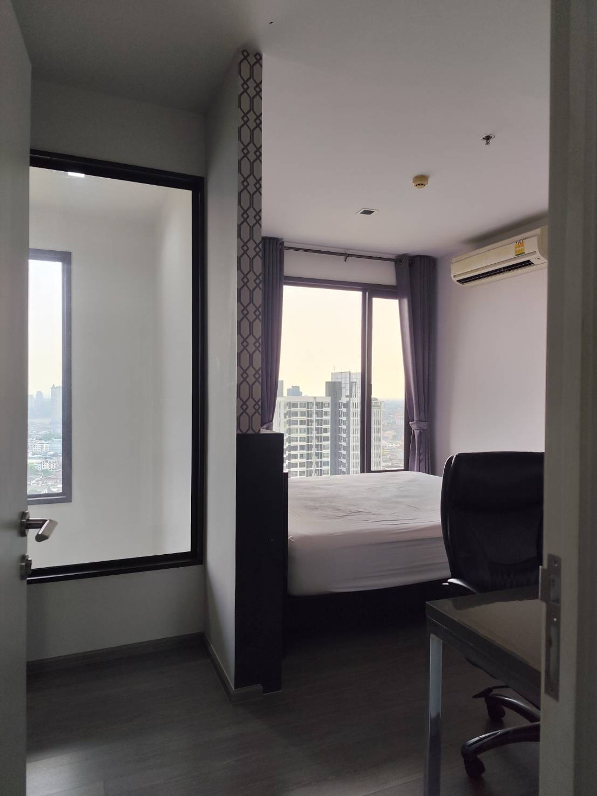 For RentCondoWongwianyai, Charoennakor : ✨ FOR RENT: Stunning Duplex at NYE by Sansiri ✨