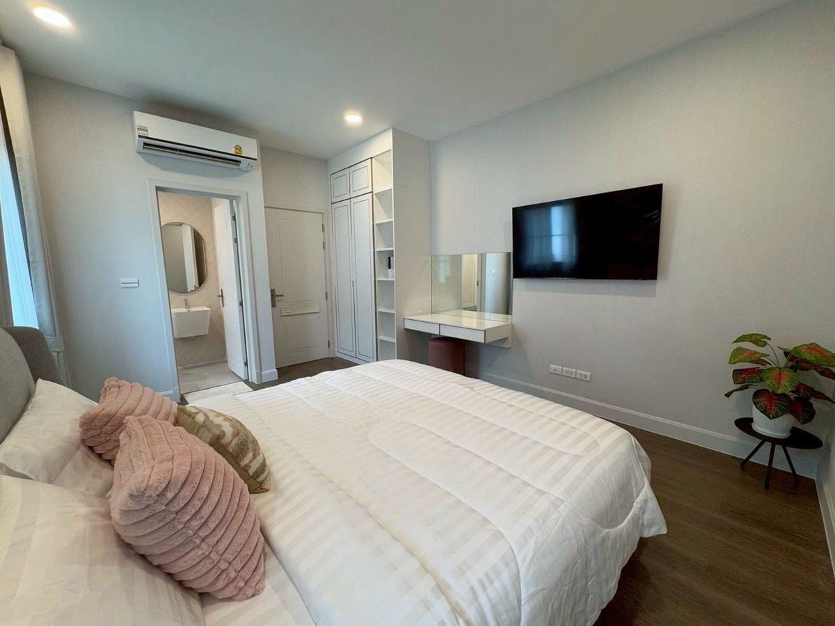 For RentHousePattanakan, Srinakarin : Luxury house for rent, Nantawan Rama 9 - Krungthep Kreetha New Road, 5 bedrooms, 6 bathrooms, near the expressway (Luxury House for Rent – ​​Nantawan Rama 9 (Krungthep Kreetha New Road)