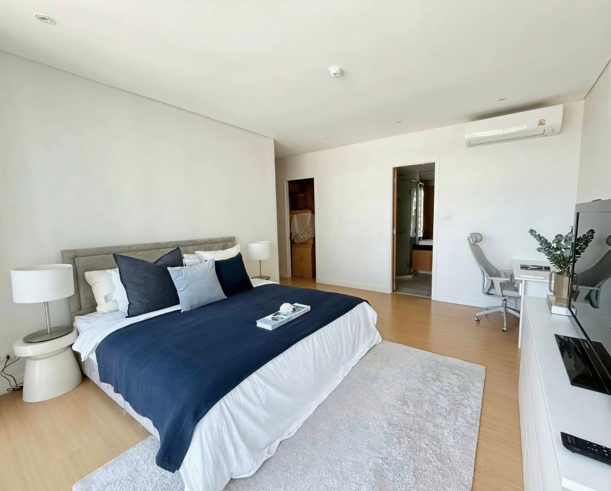 For RentCondoSukhumvit, Asoke, Thonglor : Luxury 2BR Condo Near BTS Ekkamai | Fullerton Sukhumvit | Pet Friendly