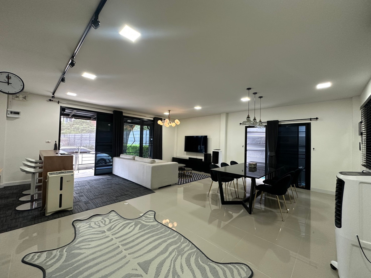 ให้เช่าทาวน์โฮมบางนา แบริ่ง ลาซาล : 🔥🔥 ให้เช่า Pleno Bangna–Wongwaen (ทาวน์โฮม) 🔥🔥 บ้านทำเลดี ย่านบางนา–วงแหวน เดินทางสะดวก ใกล้ทางด่วนและห้างสรรพสินค้า