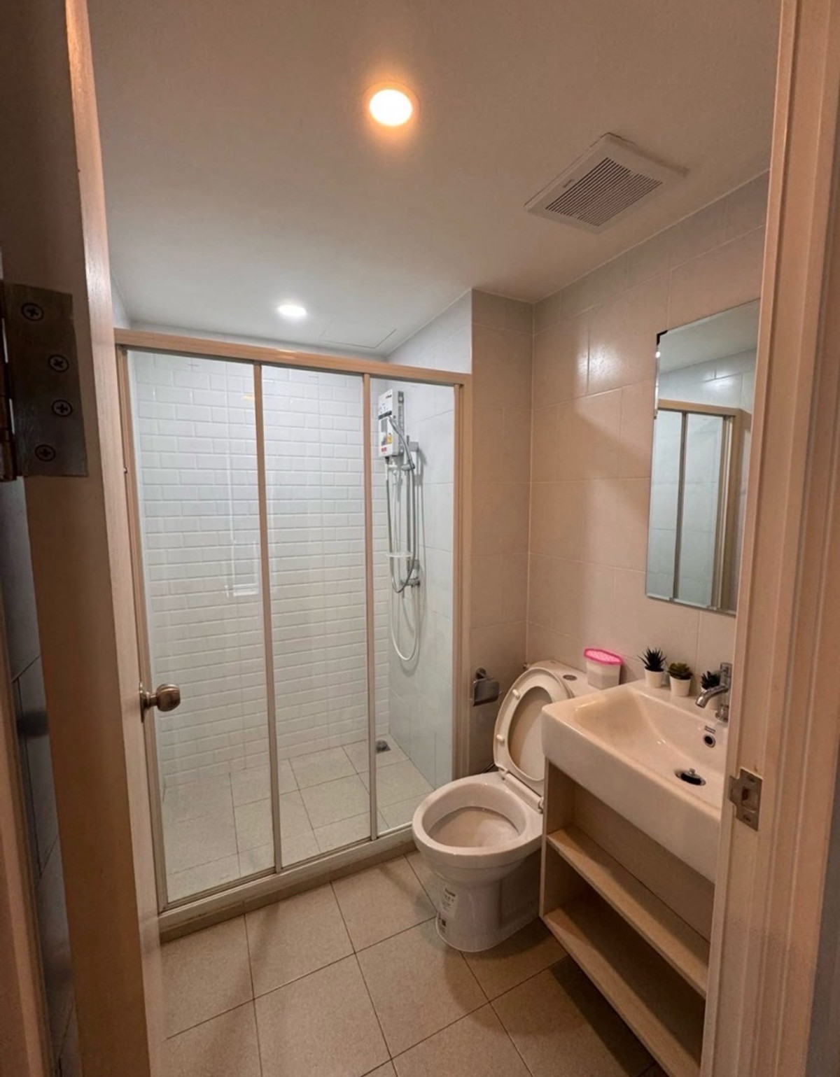 For RentCondoChokchai 4, Ladprao 71, Ladprao 48, : #Z5018💥 170369 🔥Condo for rent Chewathai Hallmark Ladprao - Chokchai 4 Phase 2